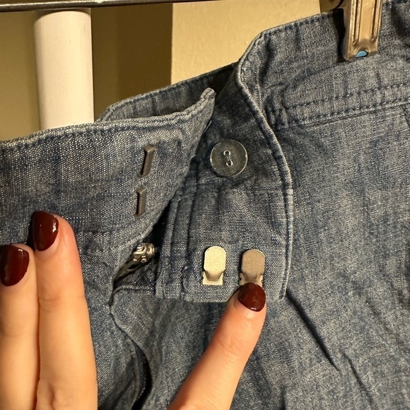 Gap Denim 3” Short Size 8 - Picture 4 of 5